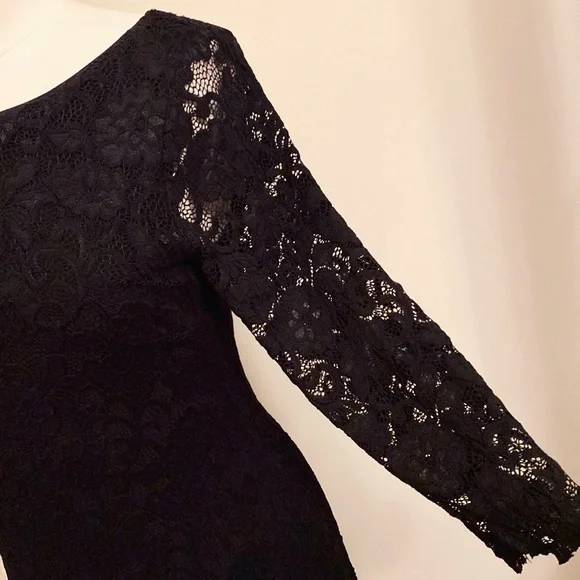White House Black Market Black Lace Long Sleeve V Back Fitted Shift Dress Size M - Picture 7 of 13